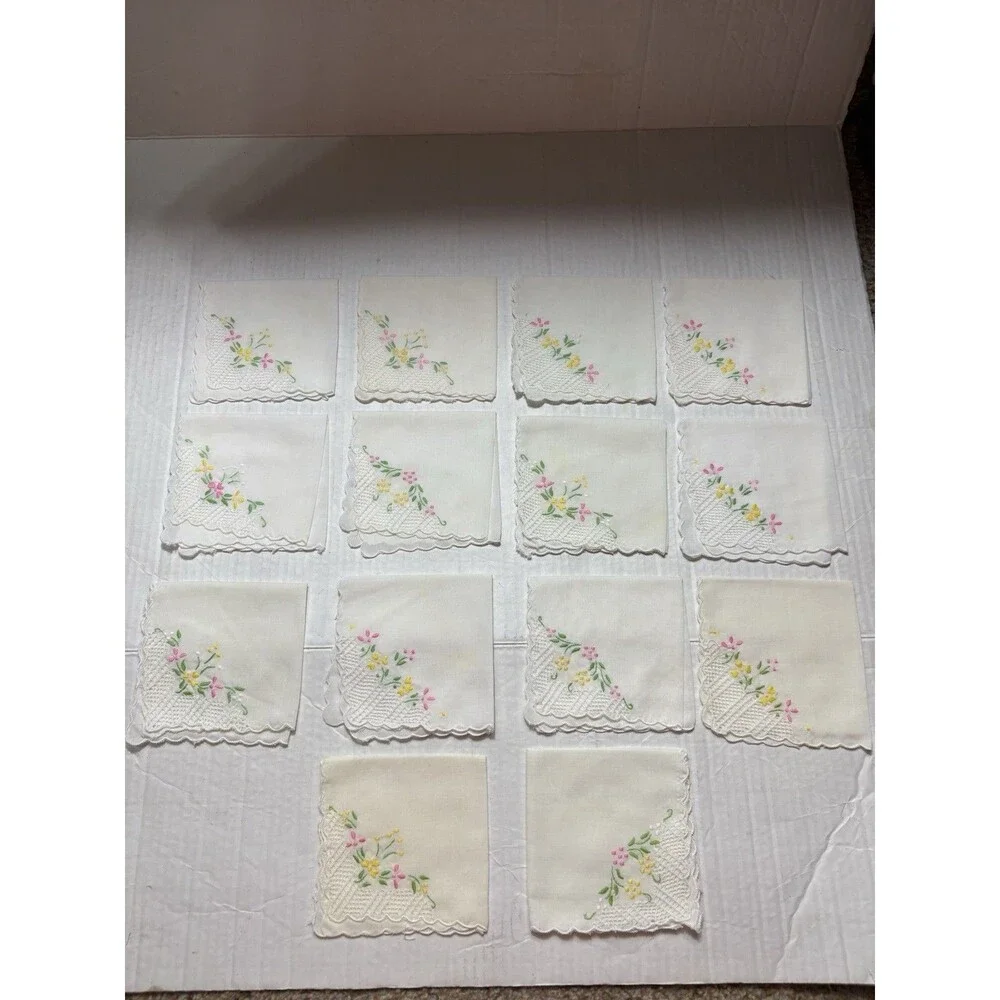 Vintage Embroidered Napkins Set 18 Floral Lace Crochet Scalloped Edge